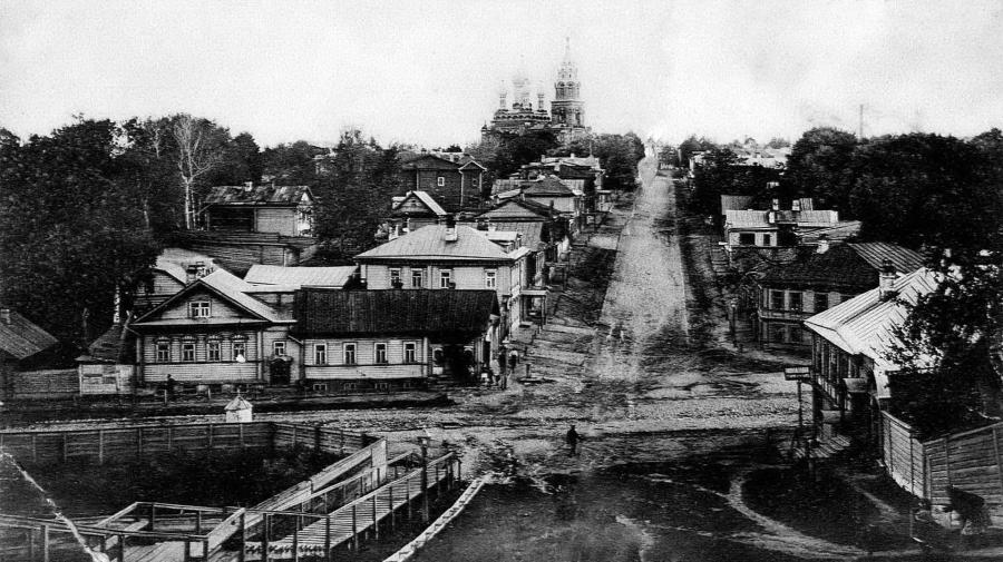 Нижний Новгород. Улица Трудовая. Вид на Спасскую гору