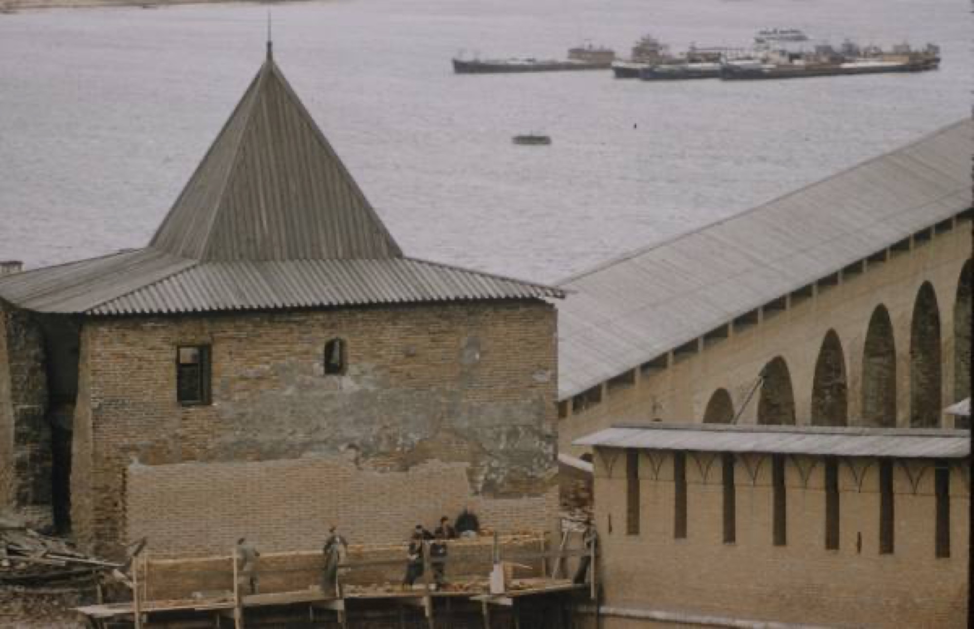 Кремль реставрация башня вид на Волгу 1960-е