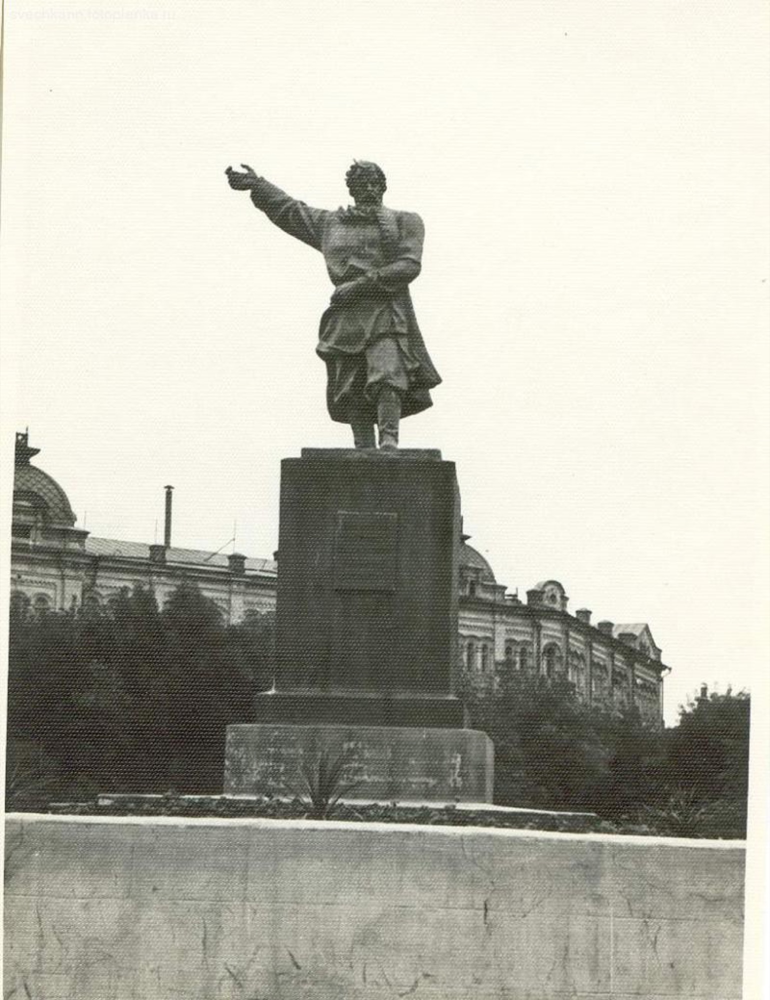 Памятник Кузьме Минину на площади Минина