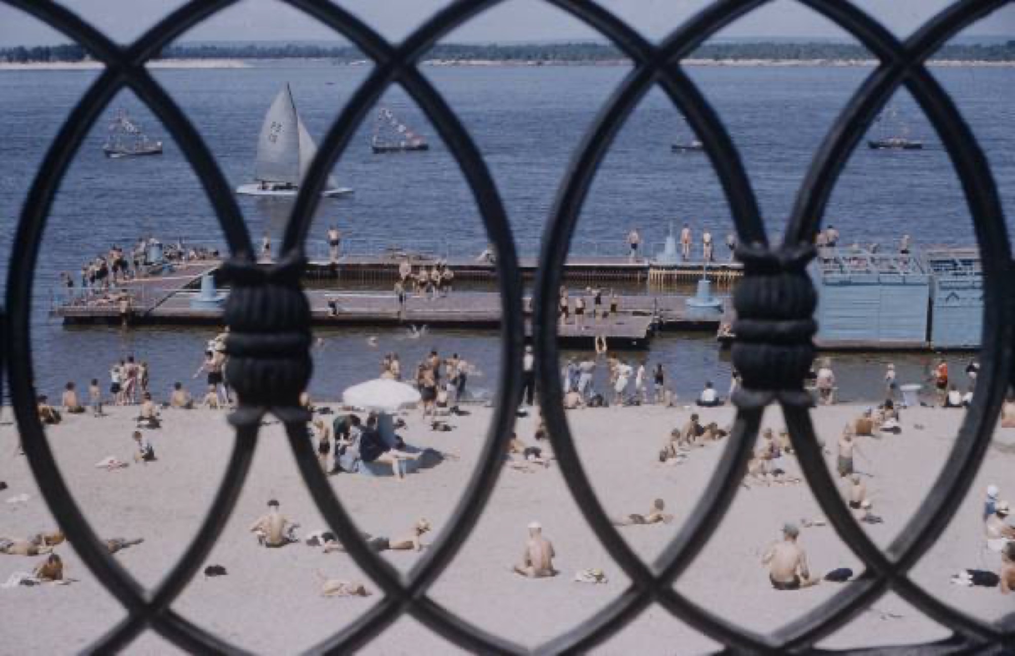 Beach on the Volga seen through a railing, 1960s