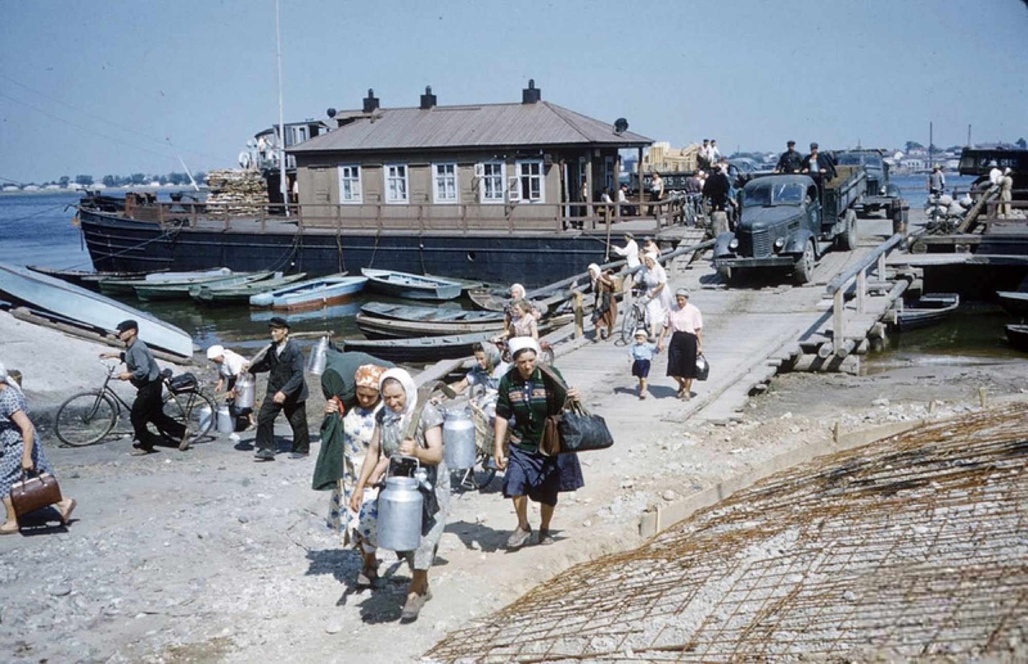 Речная переправа пристань бидоны 1950-е
