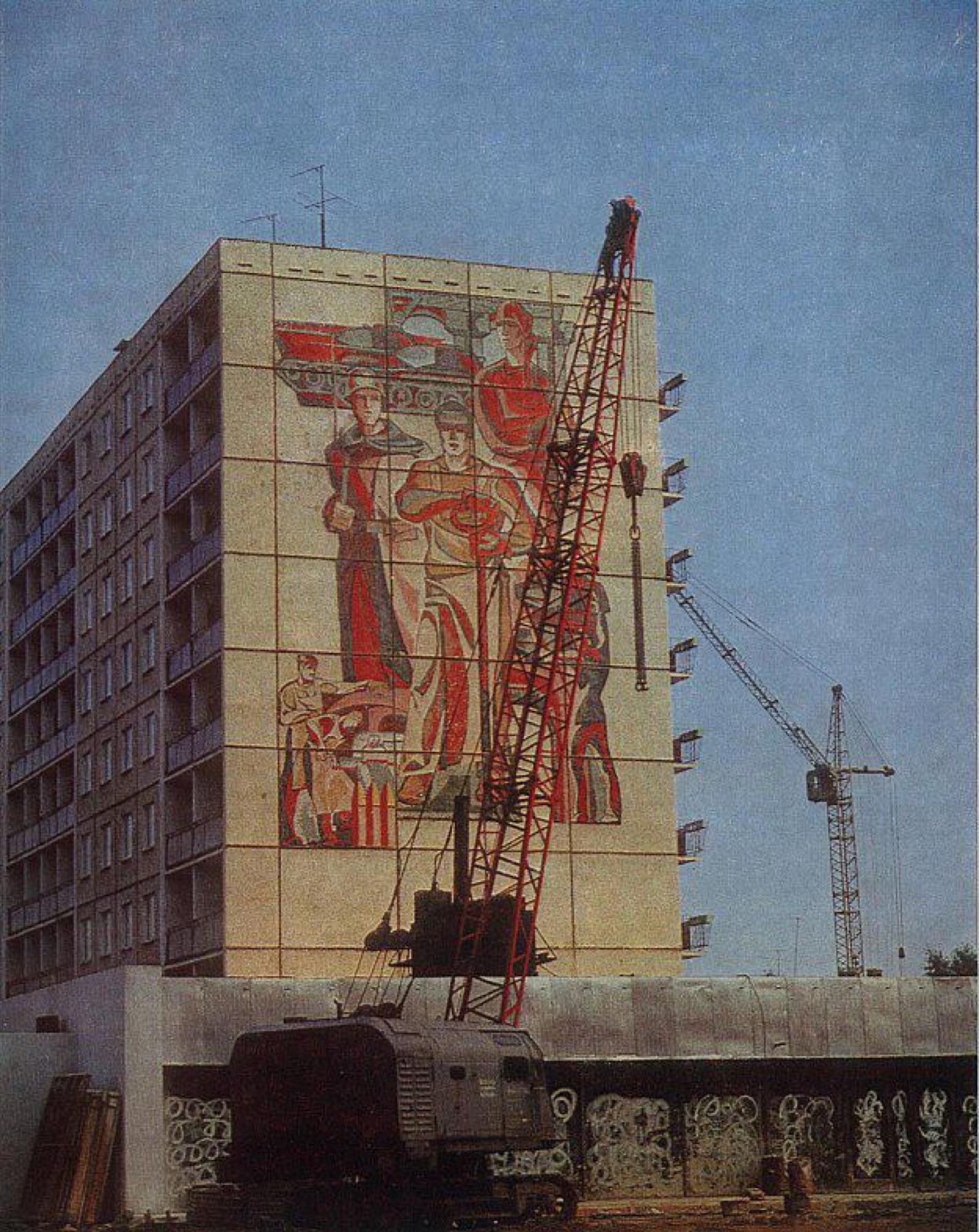 Советская мозаика торец жилого дома 1970-е