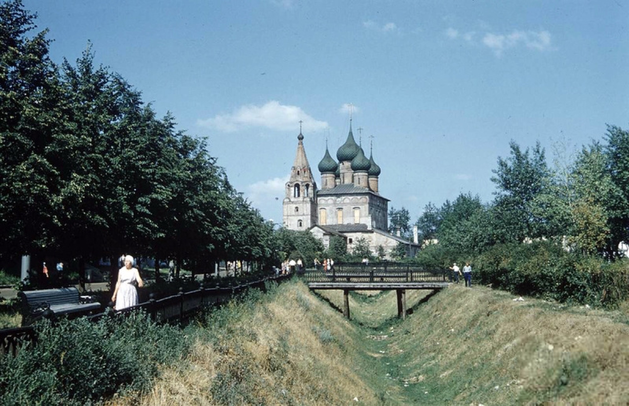 Ярославль церковь овраг мостик