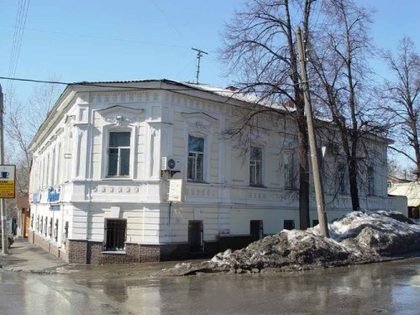 Дом Н.В. Смирнова Адрес: Нижний Новгород, ул. Гоголя, 2 (литер А) Архитектор: Датировка: 1881 г. Категория охраны: Р Документ о принятии на государственную охрану: 33