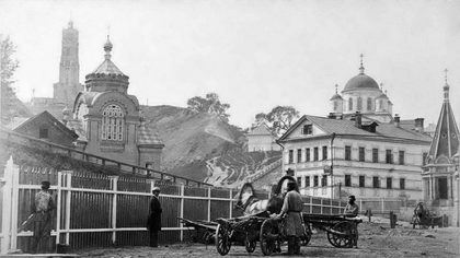 Нижний Новгород. Похвалинский съезд. Часовня Понетаевского монастыря слева