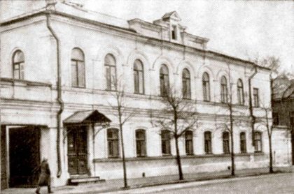 Нижний Новгород. Улица Коммунистическая, д.27. Бывшее слободское Кунавинское училище.